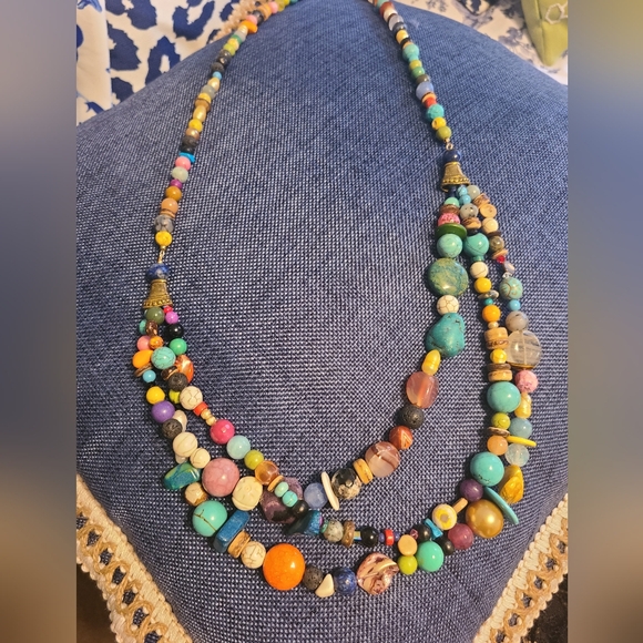 💋💋NECKLACE Handmade by Betsy Designs. 22 inches long with beautiful stones - Picture 1 of 2